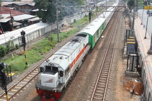 Dua Rangkaian Kereta Tambahan Beroperasi dari Semarang