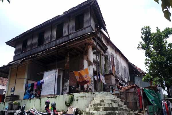  ISTANA PAMULARSIH, Jejak Raja Gula & Misteri di Lantai Dua