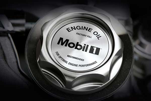 Mobil Lubricant. /Mobil1