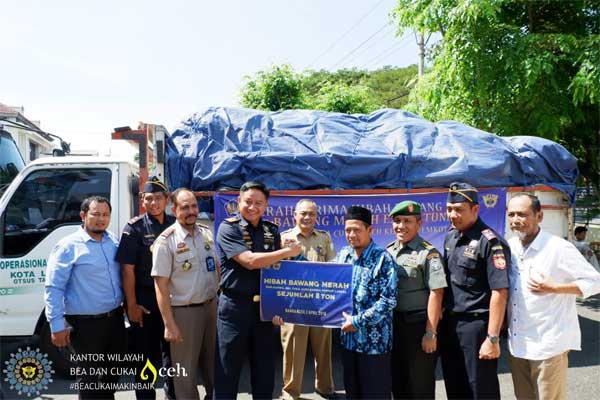  Kanwil Bea Cukai Aceh Hibahkan 23 Ton Bawang Kepada Pemkot Langsa dan Pemkab Aceh Tamiang