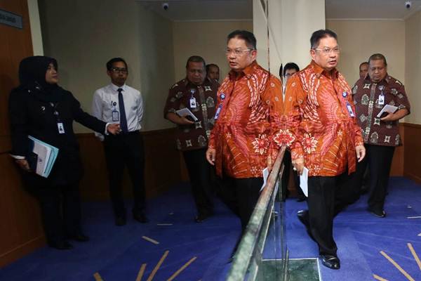  KEPEMILIKAN SAHAM : Taspen Siap Suntik Bank Mantap 