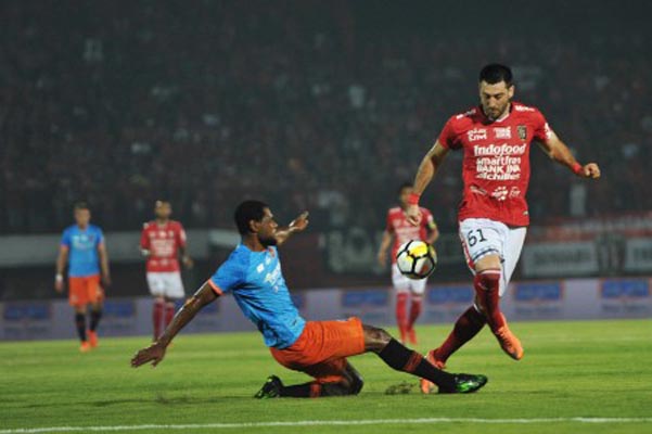  Hasil Liga 1: Persipura Jayapura, Madura United Raup 3 Poin