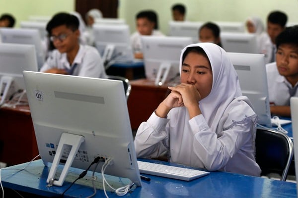  Ujian Nasional Tingkat SMA di Sumbar Lancar