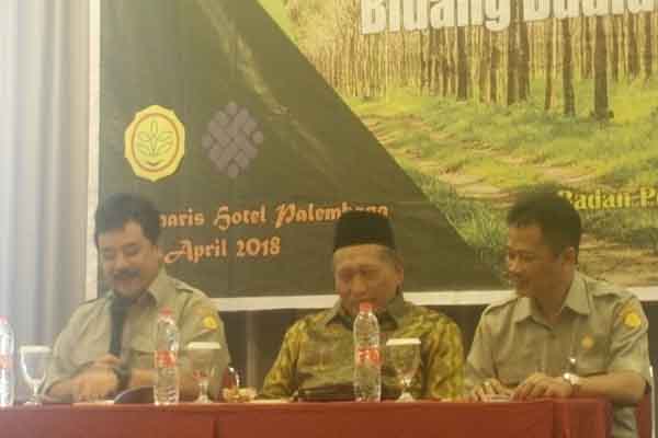  Kementan Bahas Standarisasi SDM Sektor Karet Berkelanjutan