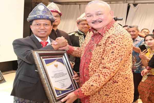  CSR Pertamina RU III Sabet Penghargaan Padmamitra Award