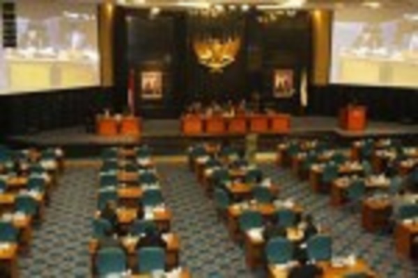  DPRD DKI Sahkan 4 Raperda