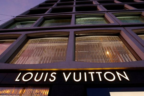  Louis Vuitton, Pemuda Miskin Pendiri Brand Fesyen Ternama Dunia