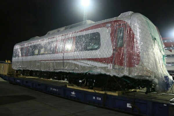  Indonesia Banget! Begini Penampakan Kereta LRT DKI