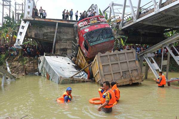  Jembatan Babat-Widang Ambruk, Jembatan Darurat Disiapkan