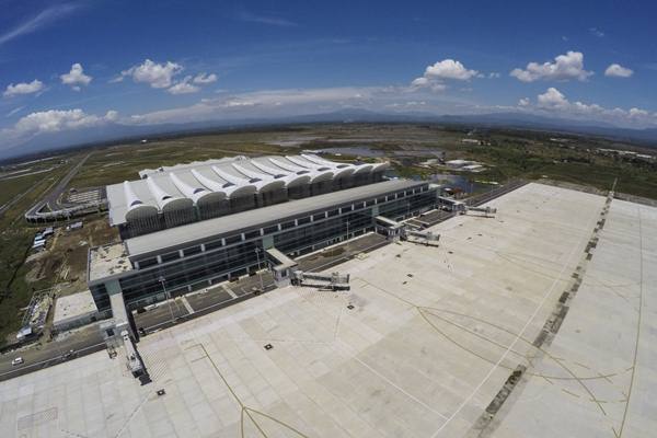  Jokowi Pastikan Bandara Kertajati Bisa Uji Coba Bulan Depan