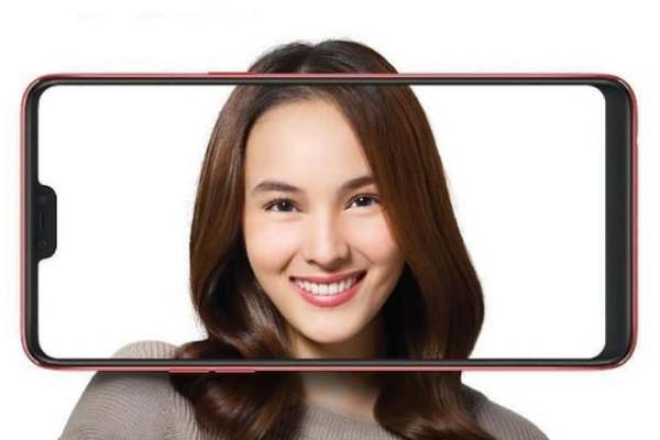  Dua Versi Oppo F7 yang Menawarkan Selfie Pintar