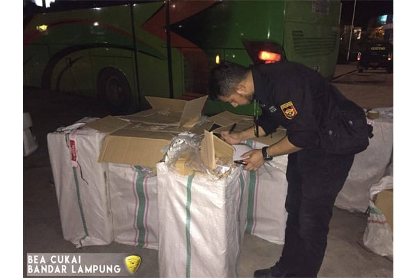  Bea Cukai Lampung Gagalkan Pengangkutan 369.600 Batang Rokok Ilegal