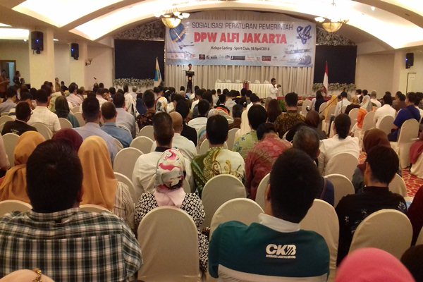 Suasana pertemuan ALFI DKI Jakarta membahas peraturan pemerintah terkait usaha logistik kepada perusahaan anggota asosiasi tersebut,di Jakarta , Rabu (18/4/2018)