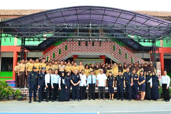  Bea Cukai Banten Menyambangi Generasi Muda