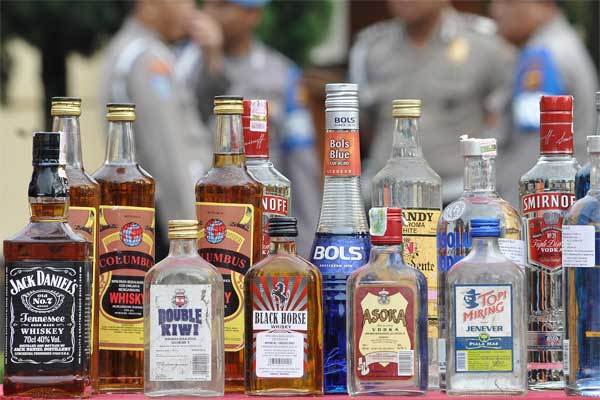  Polisi Sita Puluhan Botol Miras di Wilayah Singkawang