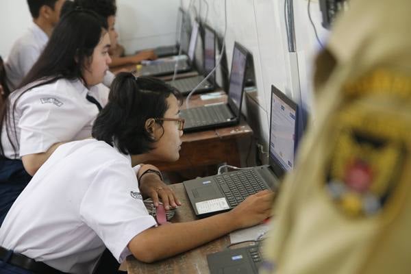  UNBK SMP di Jakarta Telat, Sandi Singgung Teknologi Zaman ‘Now’