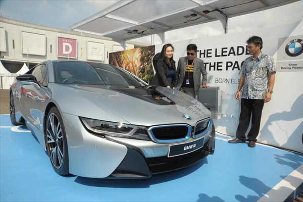  IIMS 2018: Yuk Lihat Penampilan BMW i8 dan Garasi Cerdas