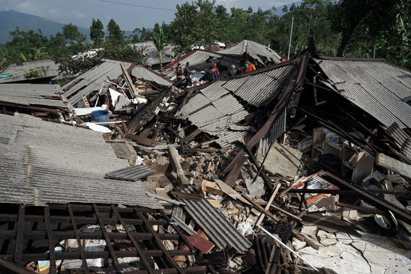  Kementerian PU Segera Bangun Rumah Korban Gempa Banjarnegara