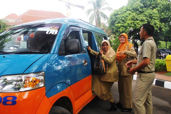  Pemkab Bekasi Tertibkan Angkot Tak Layak Jalan