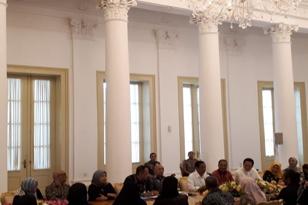  Jokowi Instruksikan Gelar Forum Internasional Busana Muslim 