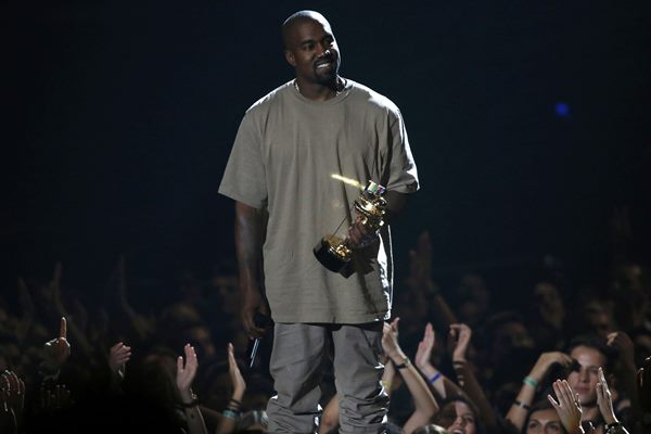 Penyanyi Rap Kanye West Bikin Geger di Jagat Maya