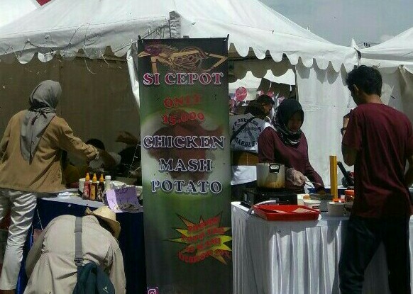  Mahasiswa Telkom University Gelar Business Expo di Transmart