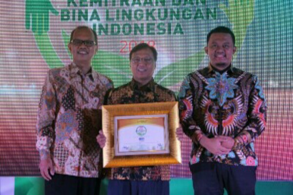  Sucofindo Sabet Penghargaan Best Partnership and Community Development