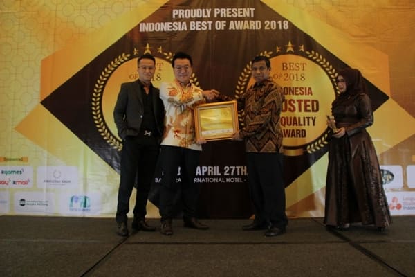  Bangun Rumah Bersolar Panel, AKI Group Raih Penghargaan