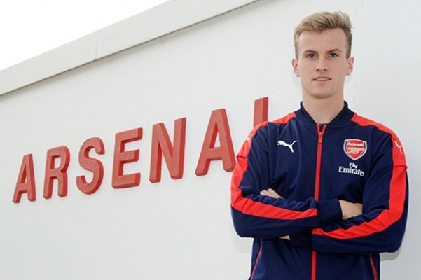  Arsenal Perpanjang Kontrak Bek Rob Holding