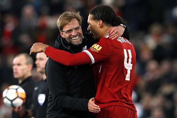  Van Dijk Tidak Peduli dengan Tudingan Liverpool Dibantu Wasit