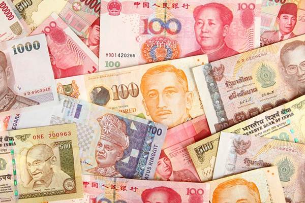  KURS ASIA: Rupiah Melemah Bareng Baht & Rupee 