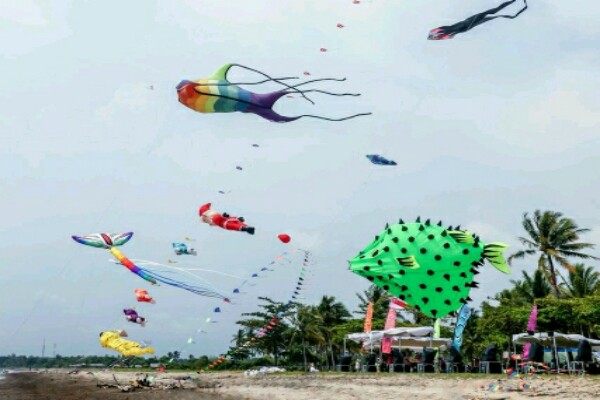  Ada Festival Layang-layang di Tanjung Lesung