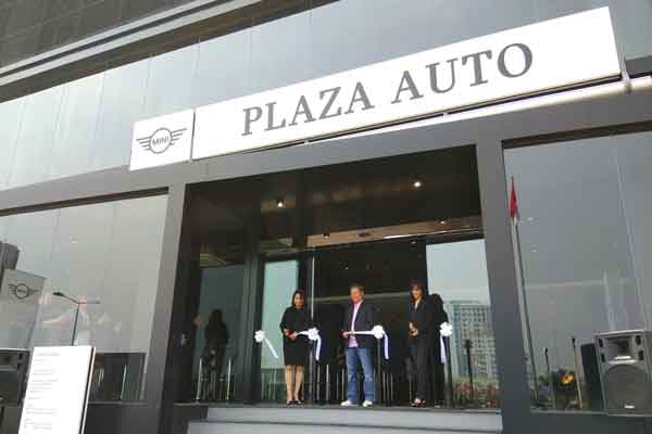  PERUSAHAAN DILER : Plaza Auto Main Merek Premium