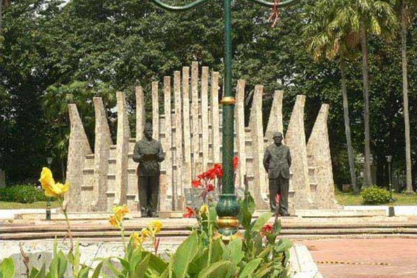  Sandiaga Uno Akan Sterilkan Tugu Proklamasi dari Kegiatan Ini