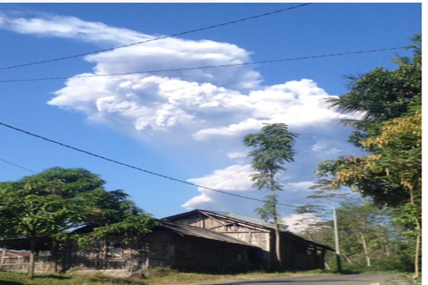  GUNUNG MERAPI MUNTAHKAN ASAP TEBAL,  Ini Kata BPBD