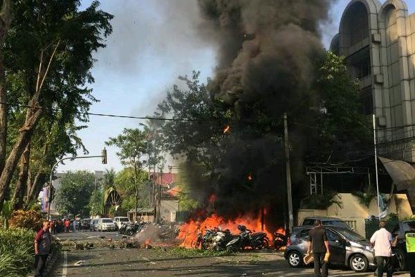  Jemaat GKI Diponegoro Masih Terjebak Di Dalam Gereja