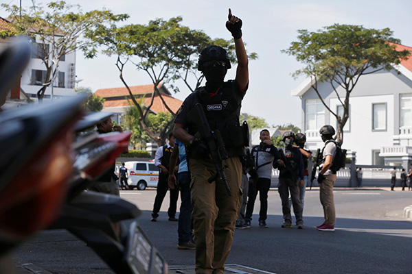  MAPOLRESTABES SURABAYA DI BOM