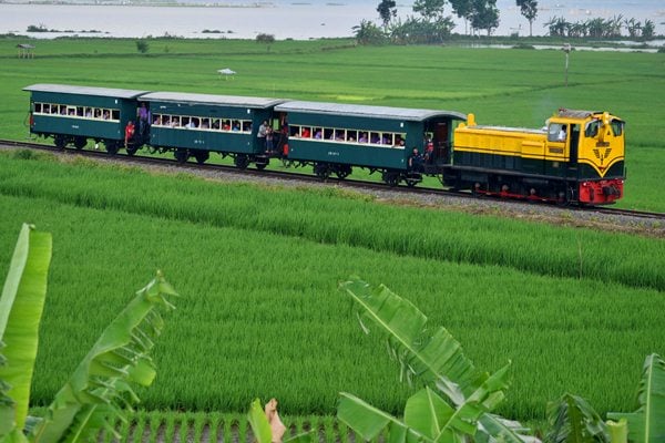  Jadwal Perjalanan Kereta Api Tak Terganggu Teror Bom Surabaya