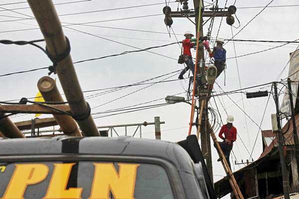  PLN Pasok Listrik Kapal Pendingin Terapung Pertama di Sulawesi