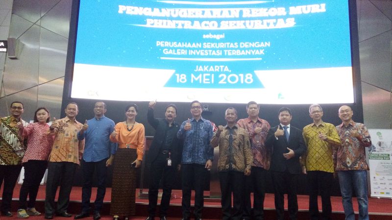  Miliki Galeri Investasi Terbanyak, Phintraco Sekuritas Kembali Raih Rekor MURI