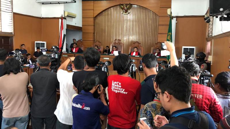  Sidang Aman Abdurrahman Molor. Ini Keluhan Majelis Hakim