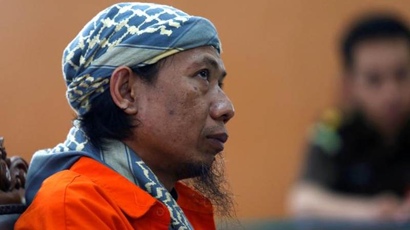  Dituntut Hukuman Mati, Pendiri JAD Tebar Senyuman