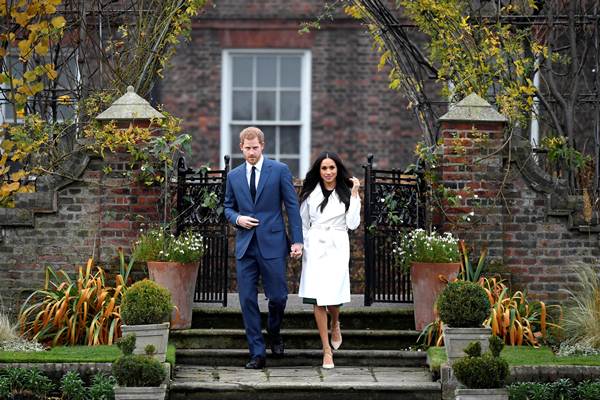  Ibu Meghan Markle Akan Minum Teh Bersama Ratu Elizabeth 