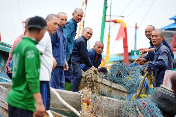  Curi Ikan, Dua Kapal Nelayan Filipina Ditangkap di Dekat Tahuna