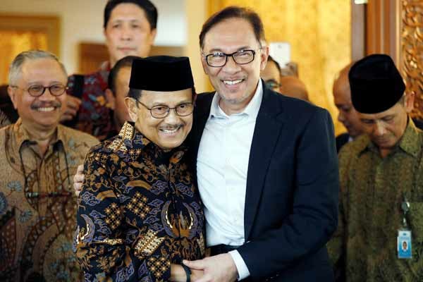  PERTEMUAN HABIBIE-ANWAR IBRAHIM