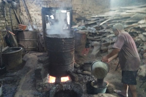  Pedagang Cincau Hitam Madiun Ketiban Berkah