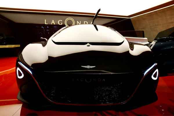  Aston Martin Pacu Pertumbuhan Lebih Banyak