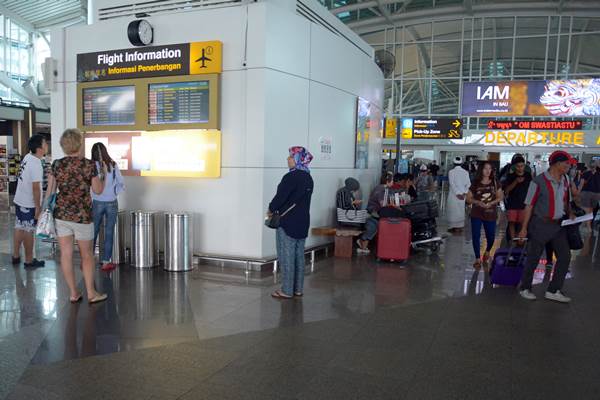  4 Bandara Ini Rawan Terpapar Abu Letusan Gunung