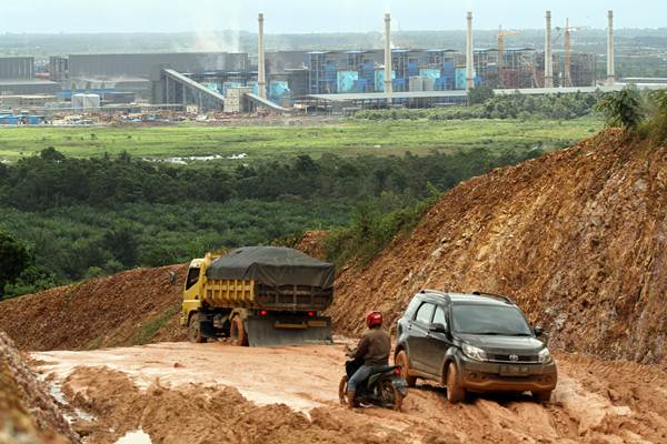  Jalan Trans Sulawesi Ini Rusak dan Berlumpur