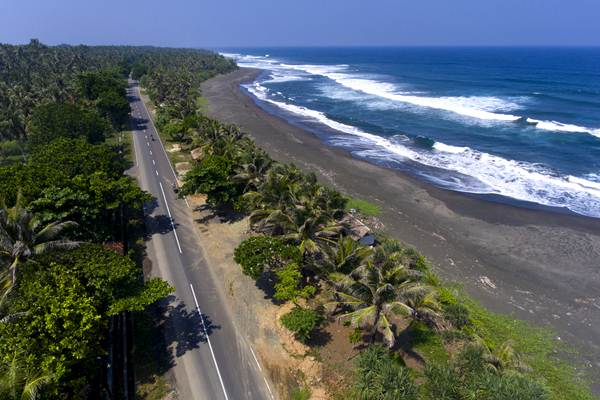  Jalur Mudik dengan Pemandangan Laut yang Indah